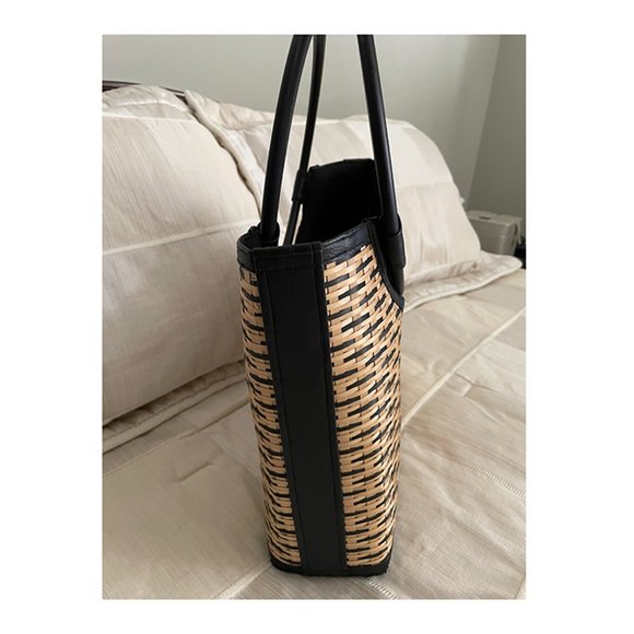 Straw Handbag with Black Handle - Picture 3 of 6